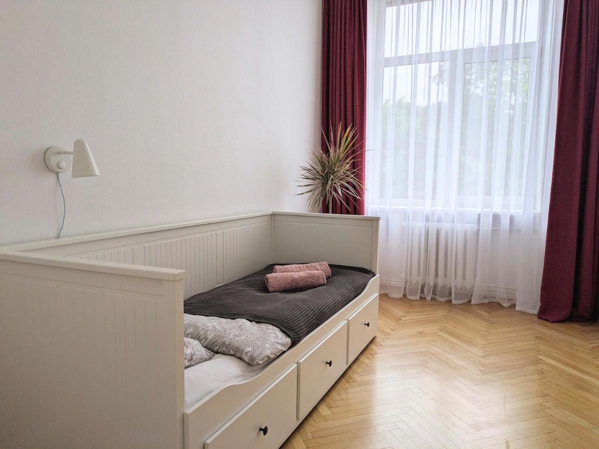 Bright Apartment, 3-bedrooms, Free Parking * Riga