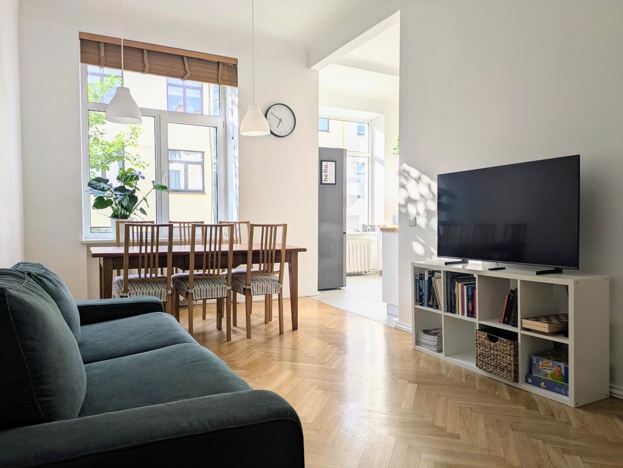 Lägenhet Bright Apartment, 3-bedrooms, Free Parking *